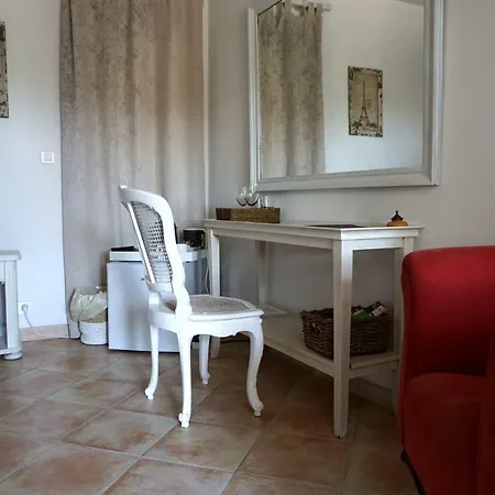 Lone Star House 4* סן-מקסים