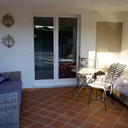 Lone Star House סן-מקסים